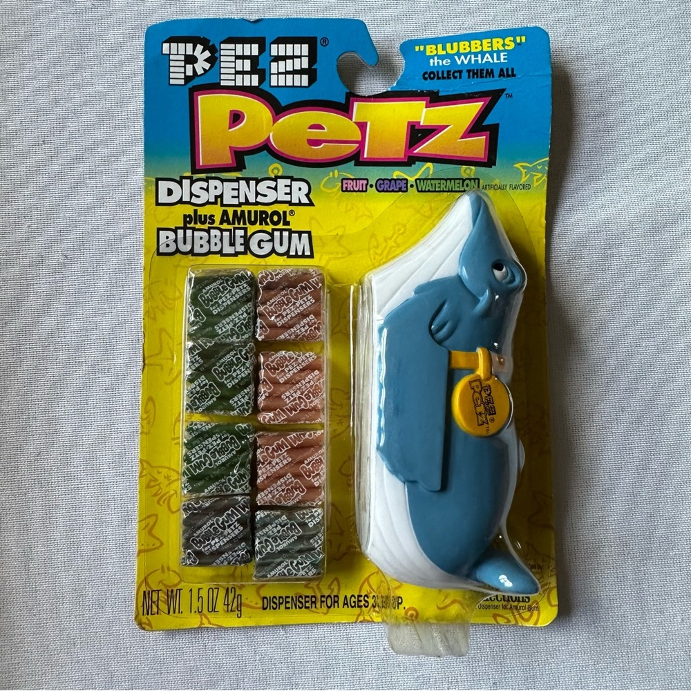 1998 PEZ Petz Blubbers The Whale Dispenser Amural Bubble Gum Collectible Toy